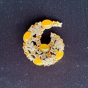 Vintage Gold and Yellow Cabochon Brooch Pin